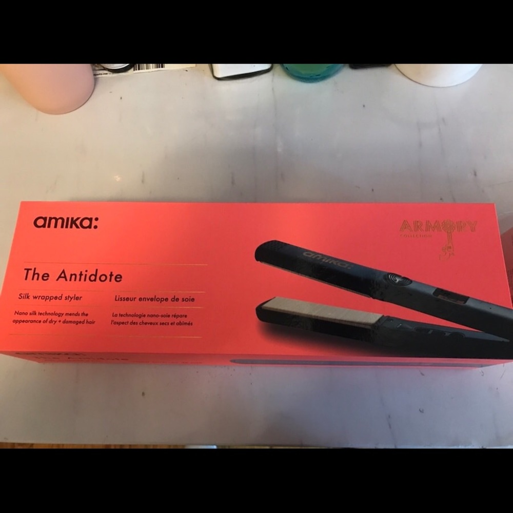 Amika: The antidote hair straightener(BRAND NEW)